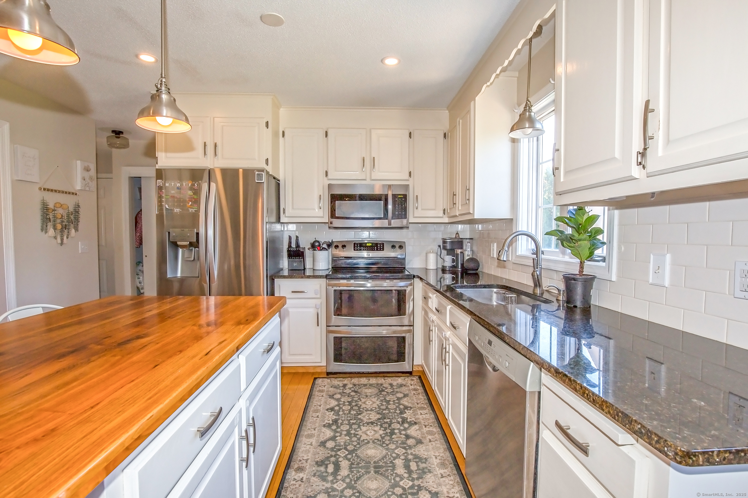 66 Farmbrook Lane South Windsor CT 06074