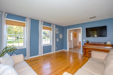 66 Farmbrook Lane South Windsor CT 06074