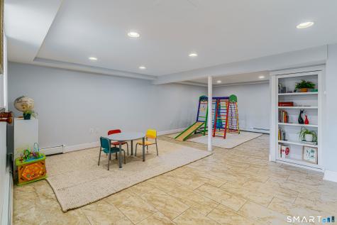 228 Woodrow Avenue Fairfield CT 06890