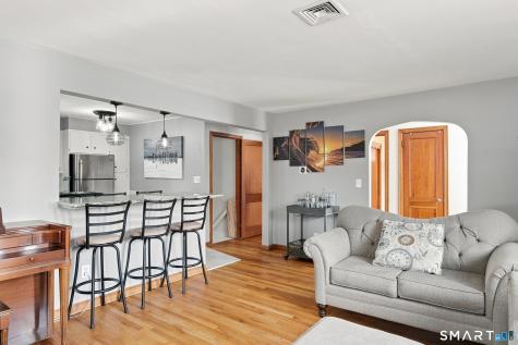 103 Richmond Avenue West Haven CT 06516