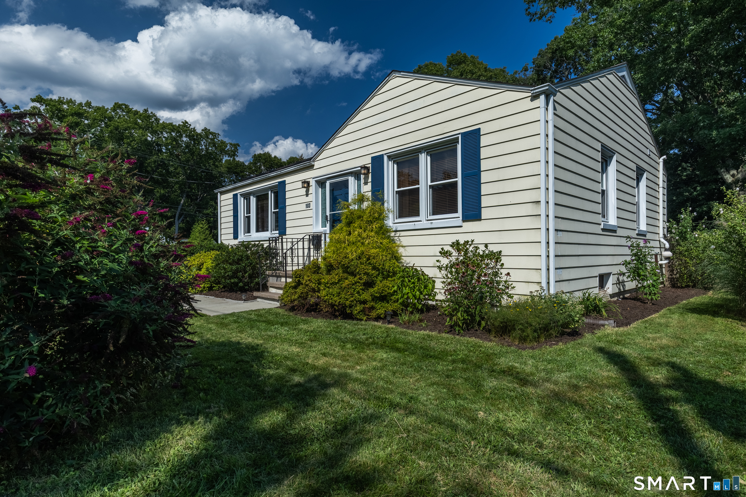 103 Richmond Avenue West Haven CT 06516