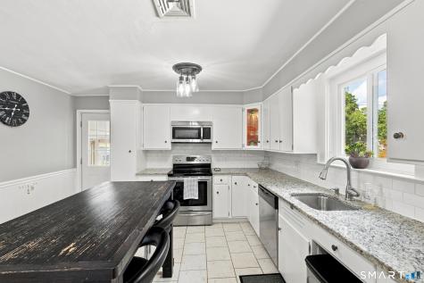 103 Richmond Avenue West Haven CT 06516
