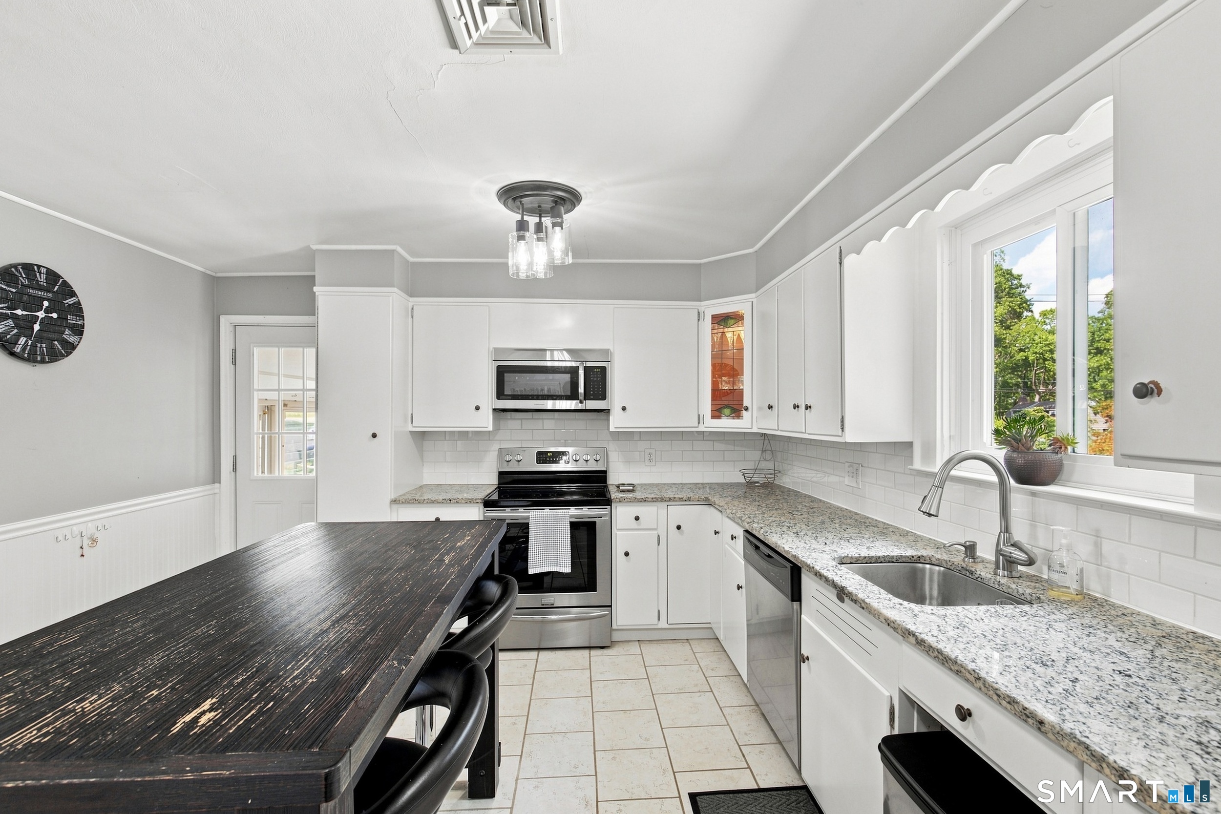 103 Richmond Avenue West Haven CT 06516