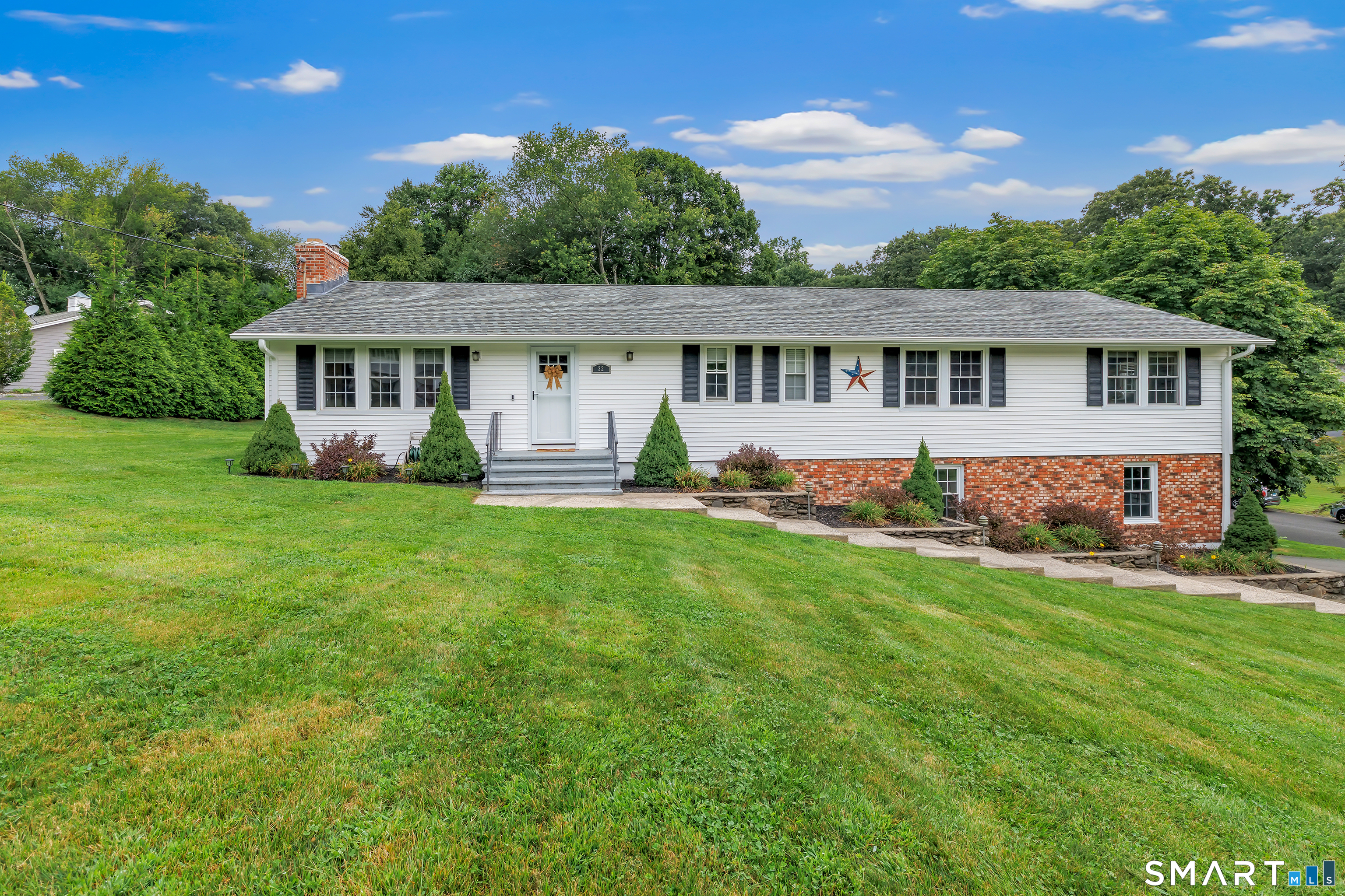 32 Nuthatch Hill Road Trumbull CT 06611