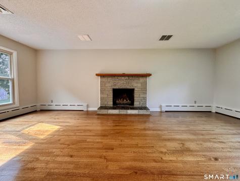 7 Tomlinson Road Seymour CT 06483