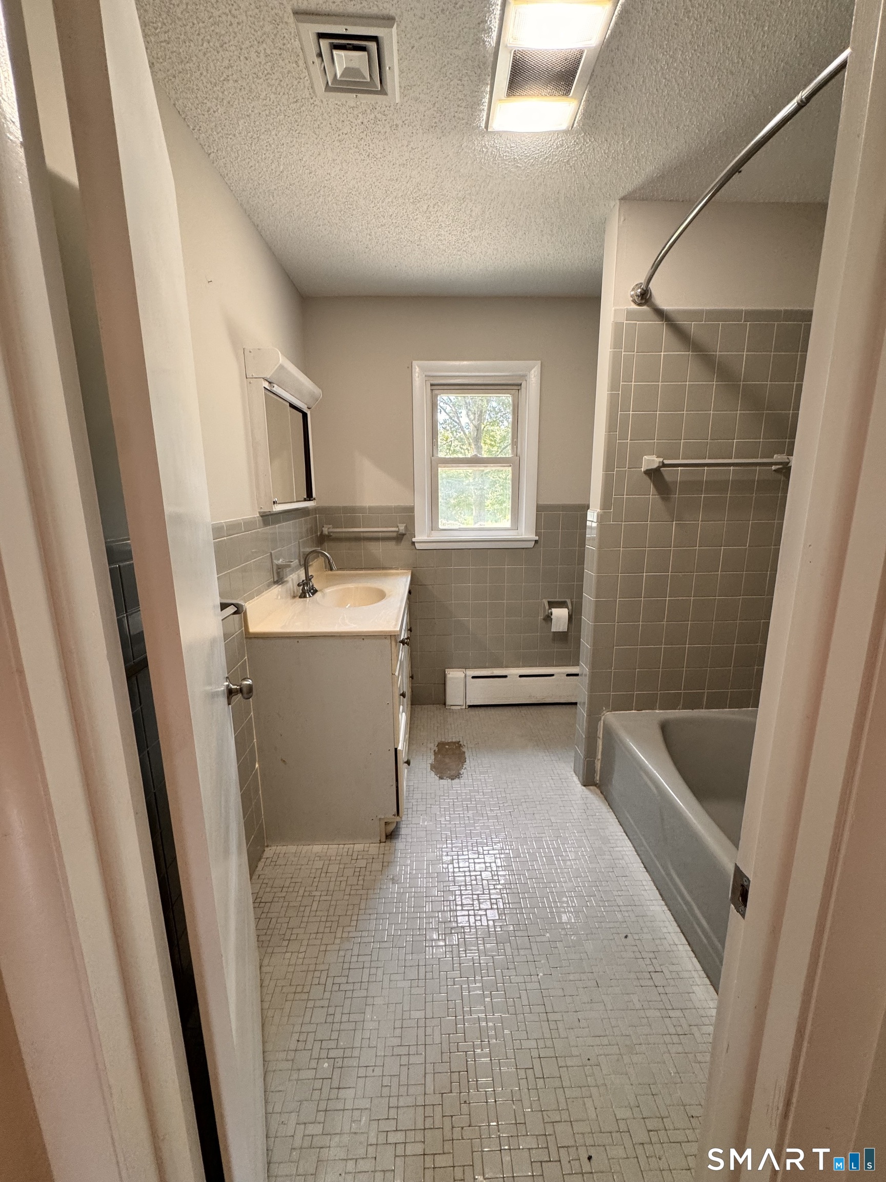 7 Tomlinson Road Seymour CT 06483