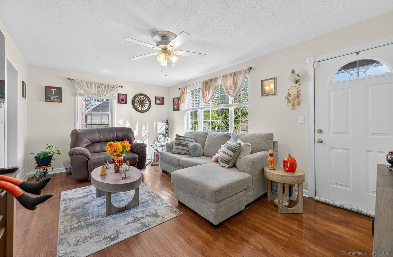 27 Scott Circle East Hartford CT 06118