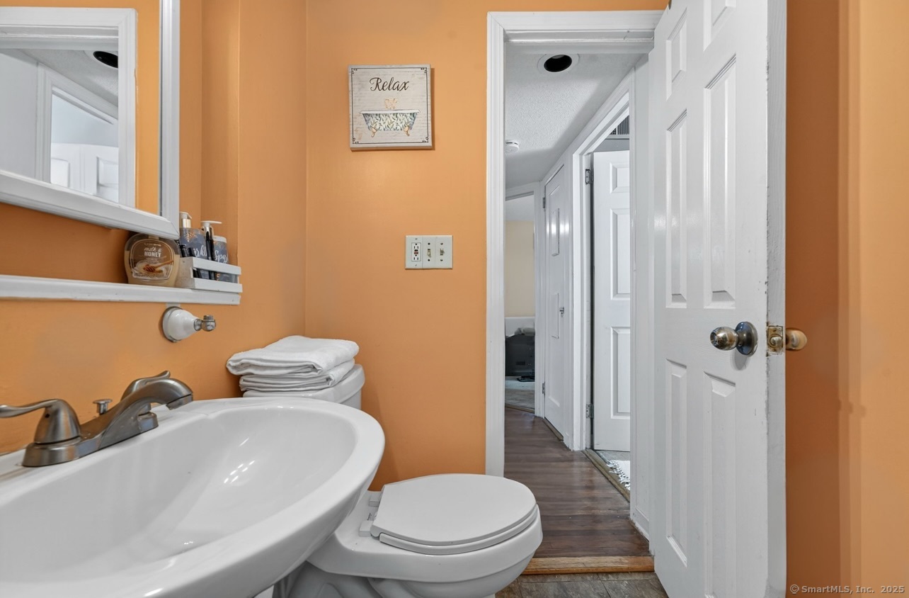 27 Scott Circle East Hartford CT 06118