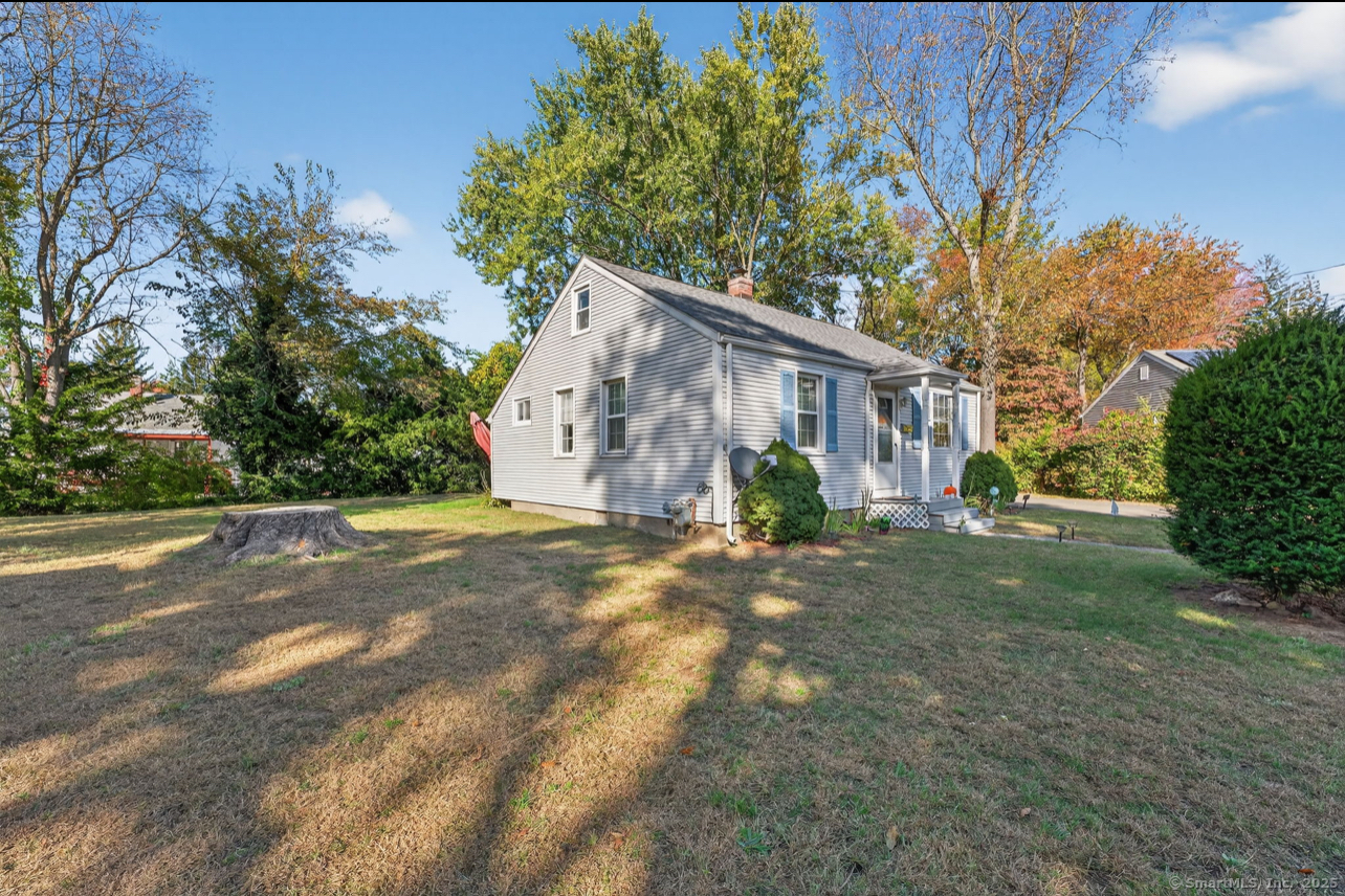 27 Scott Circle East Hartford CT 06118