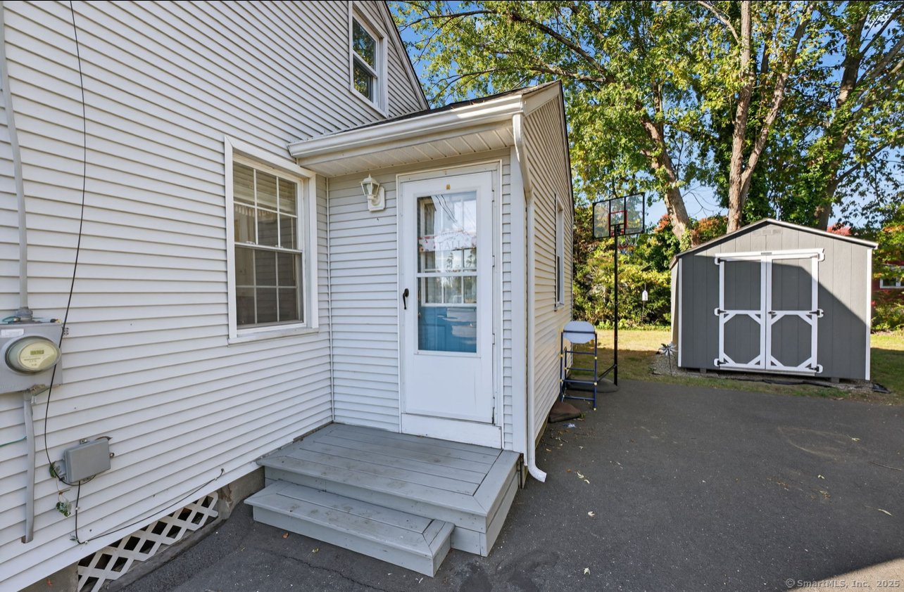 27 Scott Circle East Hartford CT 06118