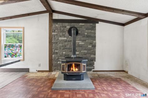 8 Phelps Lane Deep River CT 06417