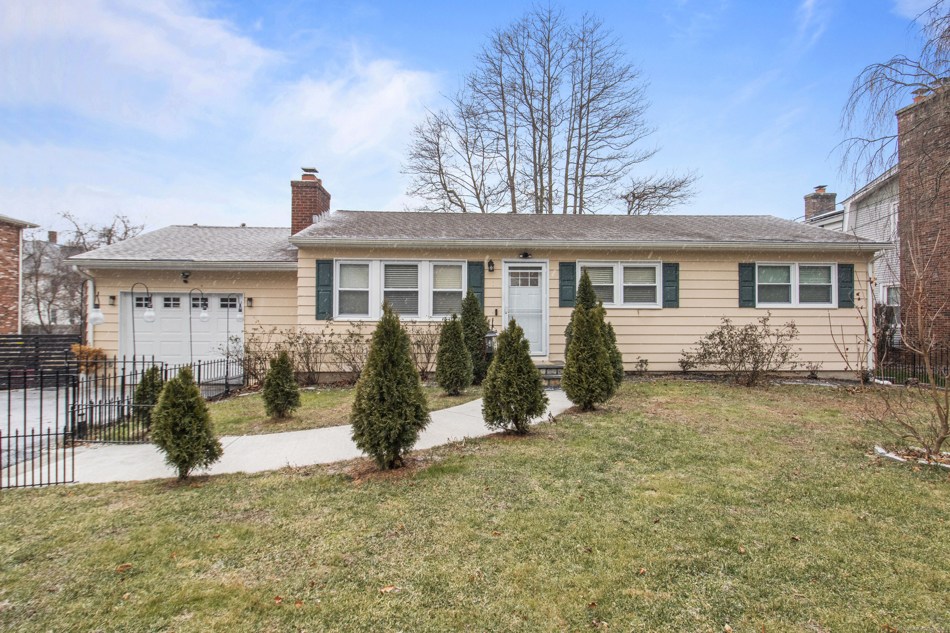 20 Grove Avenue Derby CT 06418