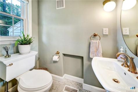 80 Knollwood Road North Haven CT 06473