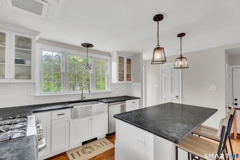 80 Knollwood Road North Haven CT 06473