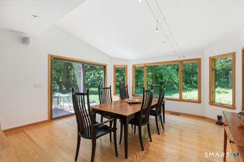 572 Amity Road Woodbridge CT 06525