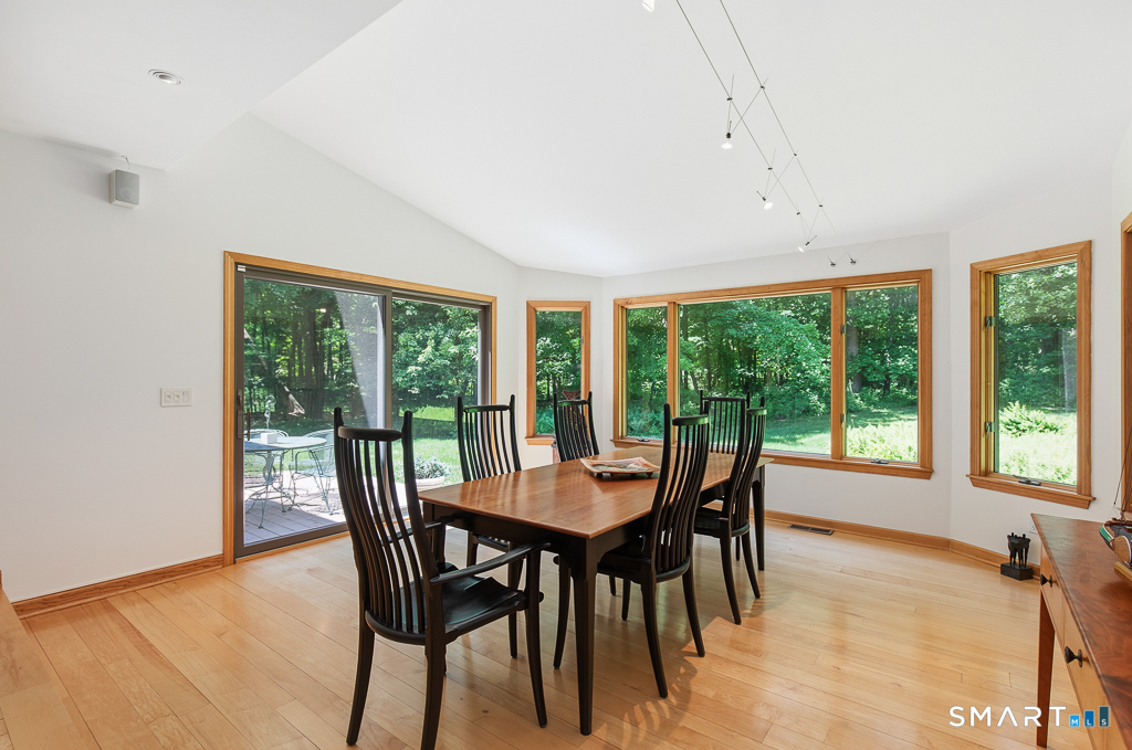 572 Amity Road Woodbridge CT 06525