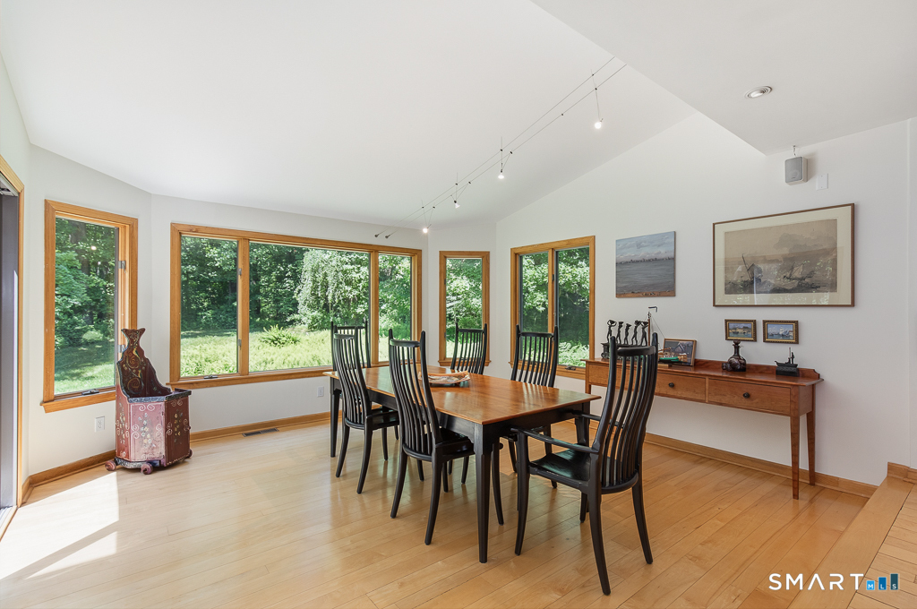 572 Amity Road Woodbridge CT 06525