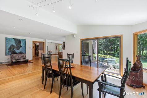 572 Amity Road Woodbridge CT 06525