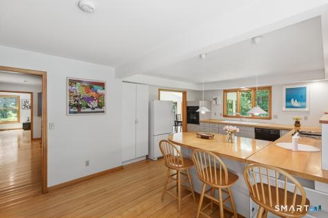 572 Amity Road Woodbridge CT 06525