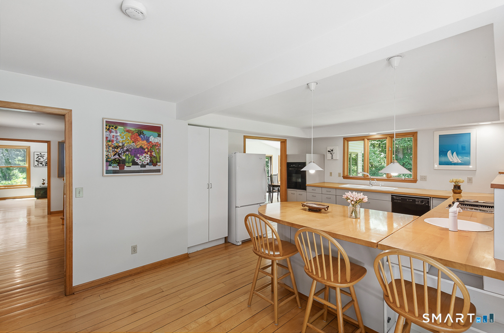 572 Amity Road Woodbridge CT 06525