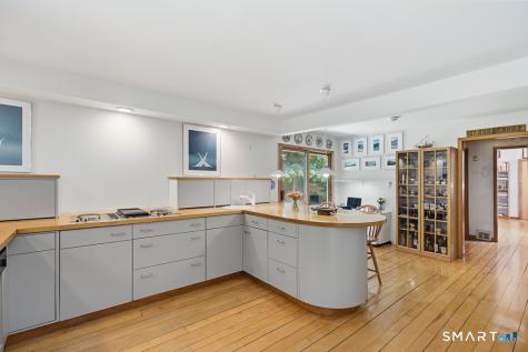 572 Amity Road Woodbridge CT 06525