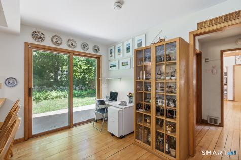 572 Amity Road Woodbridge CT 06525
