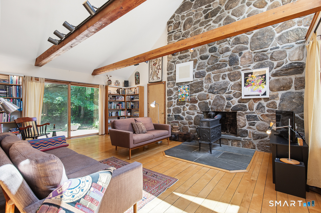 572 Amity Road Woodbridge CT 06525