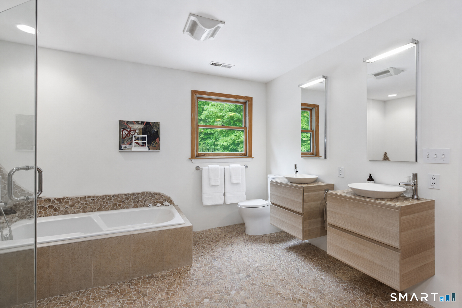 572 Amity Road Woodbridge CT 06525