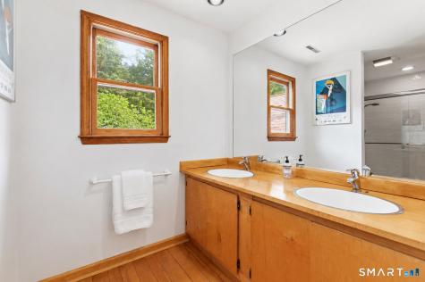 572 Amity Road Woodbridge CT 06525