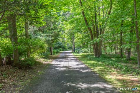 572 Amity Road Woodbridge CT 06525