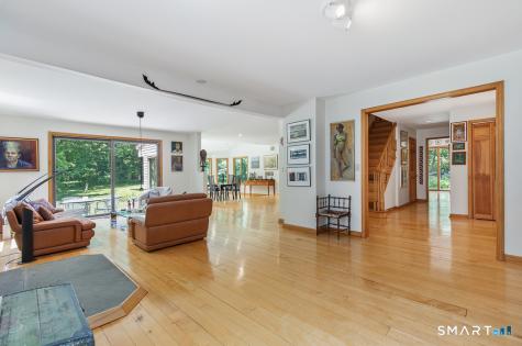 572 Amity Road Woodbridge CT 06525