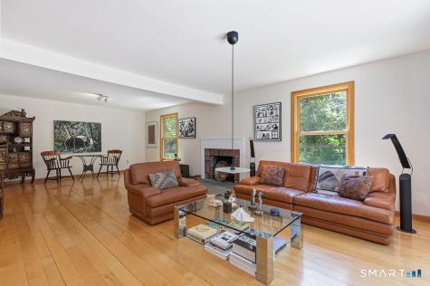 572 Amity Road Woodbridge CT 06525