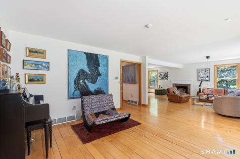 572 Amity Road Woodbridge CT 06525