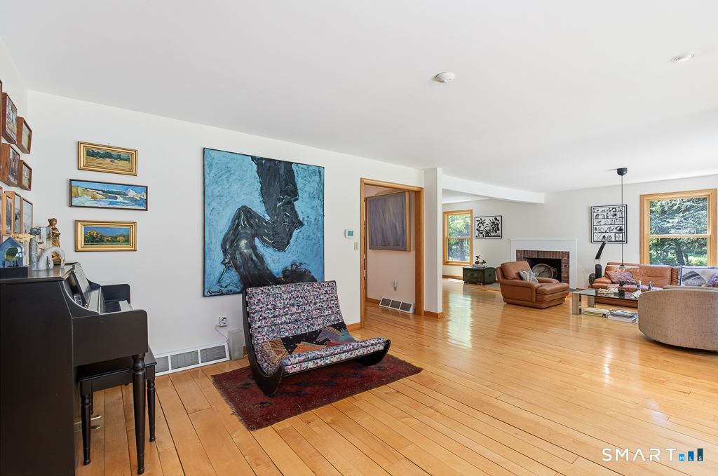 572 Amity Road Woodbridge CT 06525