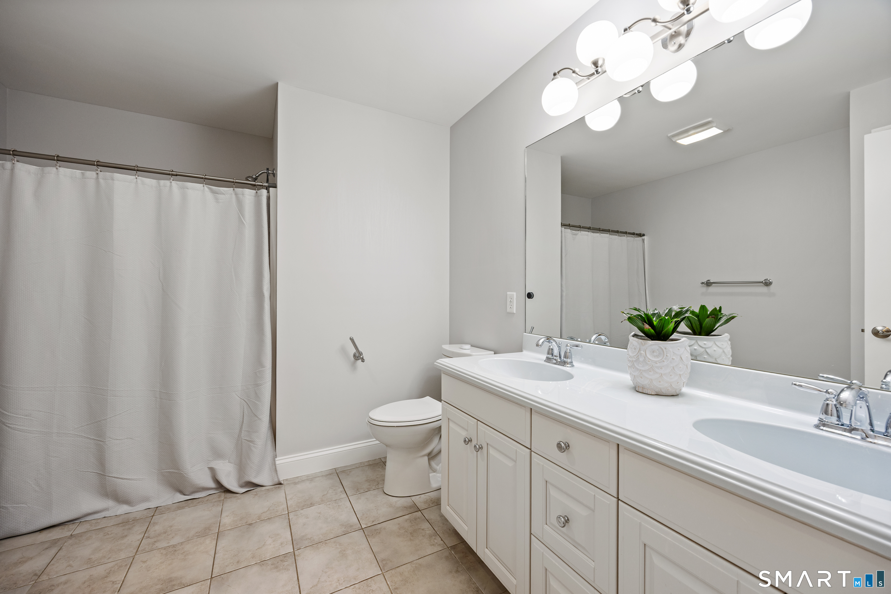 60 Kensington Court Cheshire CT 06410