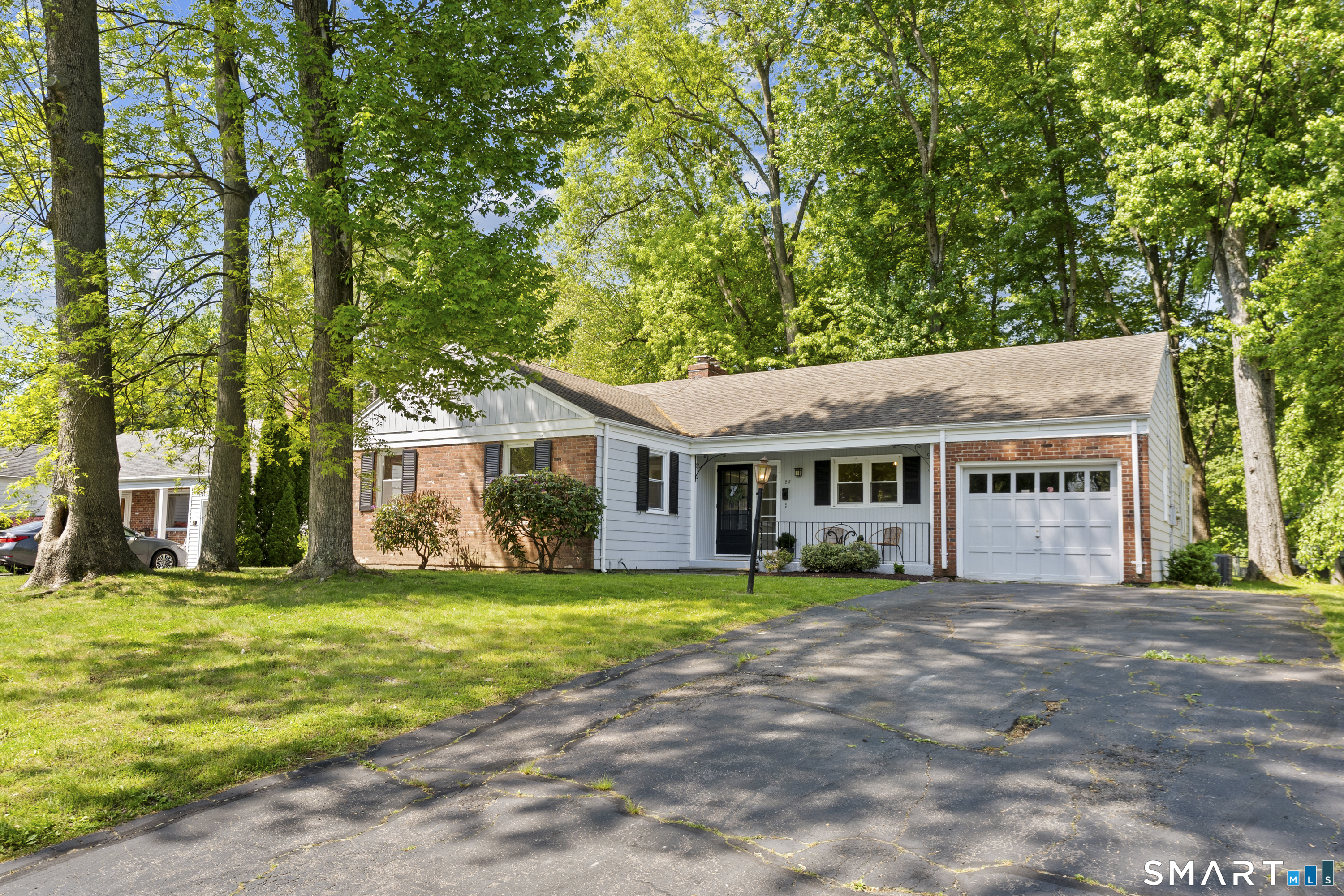 25 Miamis Road West Hartford CT 06117