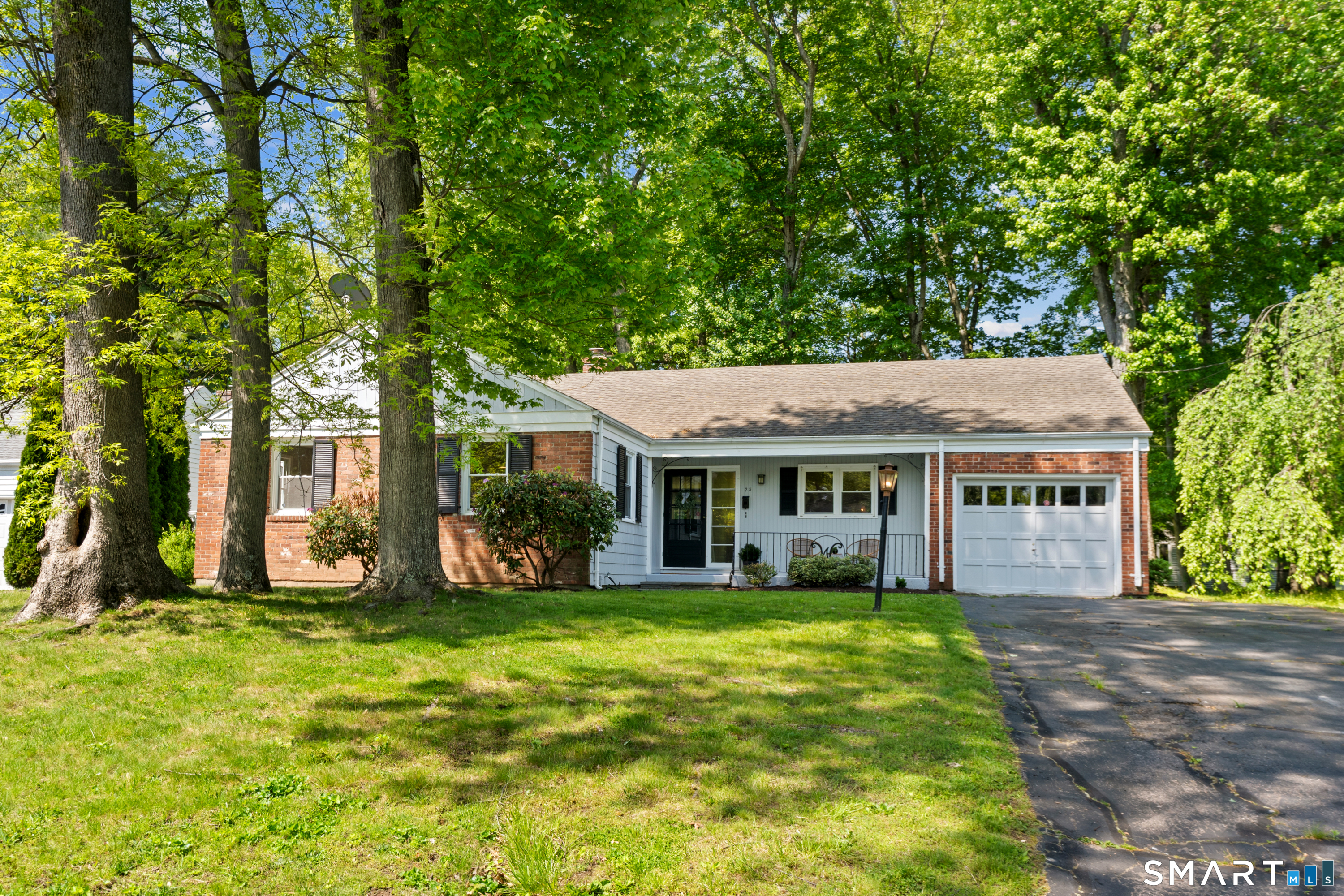 25 Miamis Road West Hartford CT 06117
