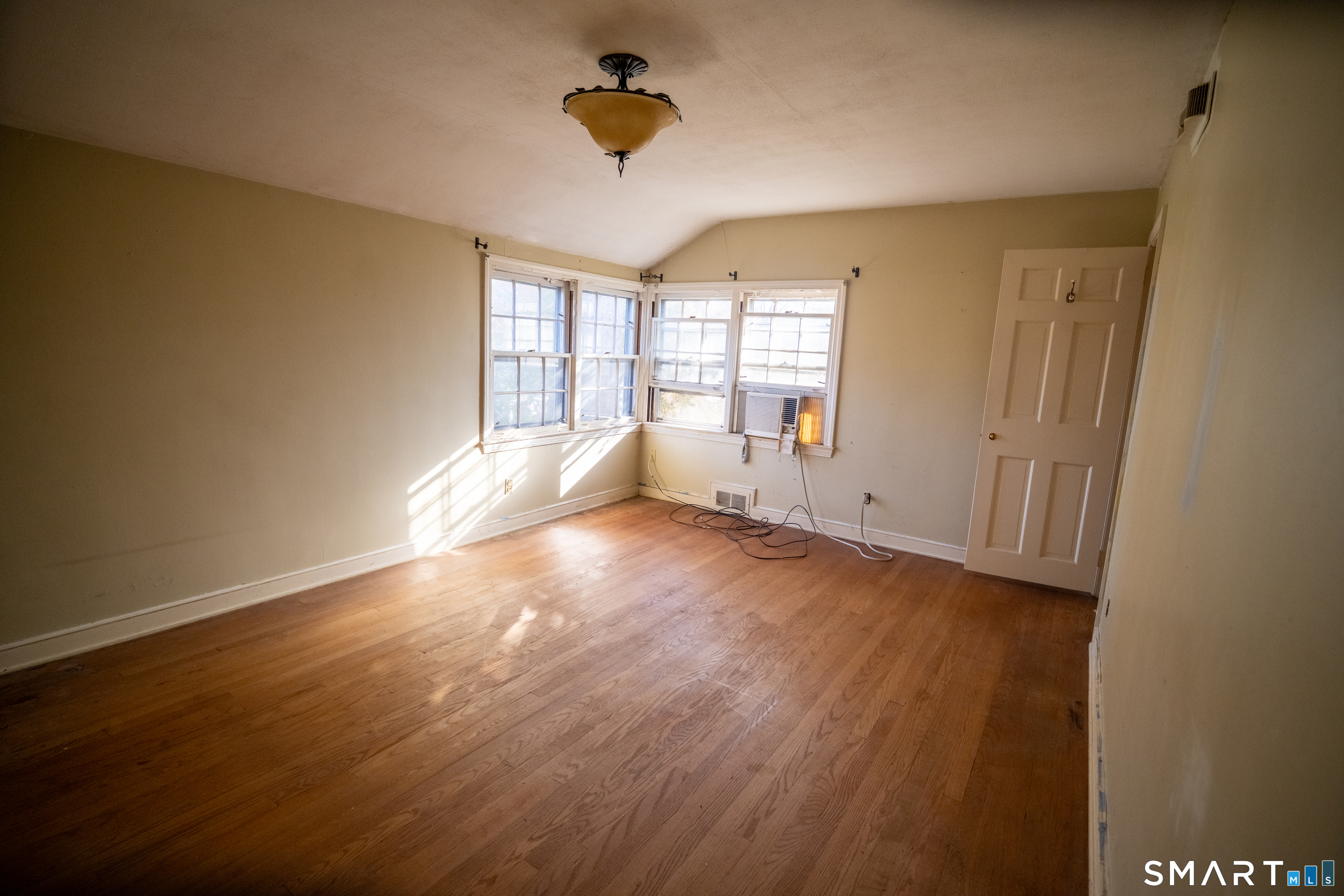 6 Livingstone Road Bloomfield CT 06002