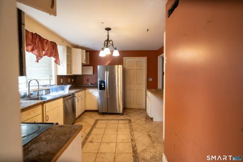 6 Livingstone Road Bloomfield CT 06002