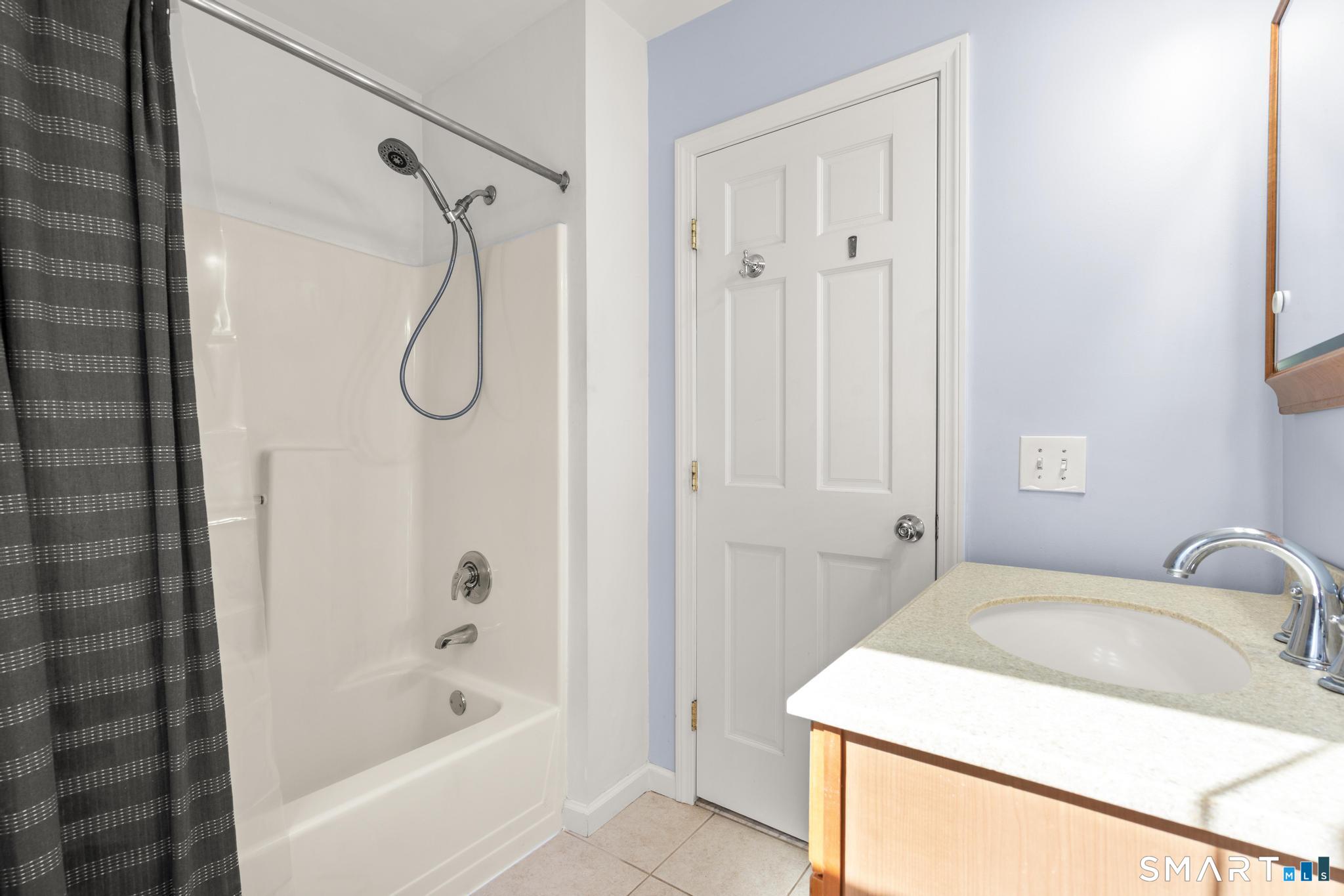 213 Knapps Highway Fairfield CT 06825