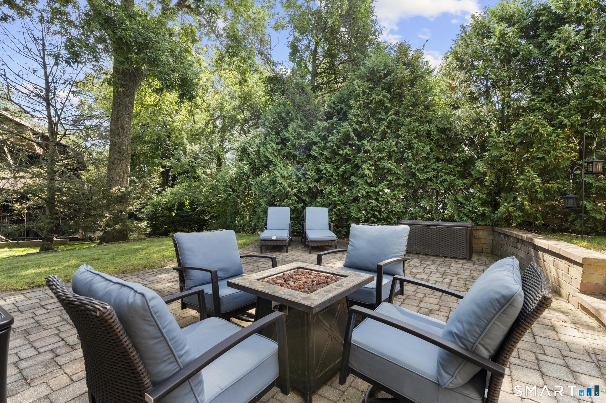 213 Knapps Highway Fairfield CT 06825