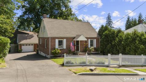 213 Knapps Highway Fairfield CT 06825