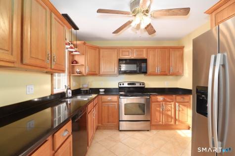 21 Rolling Glen Drive New Milford CT 06776