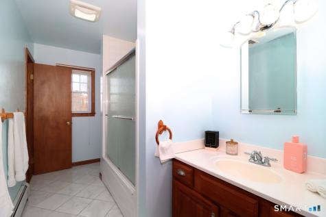 21 Rolling Glen Drive New Milford CT 06776