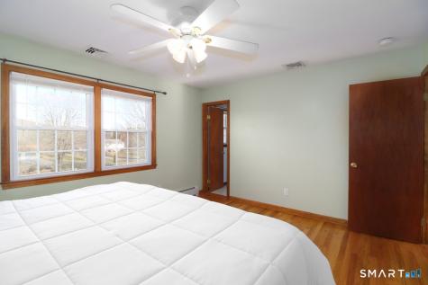 21 Rolling Glen Drive New Milford CT 06776