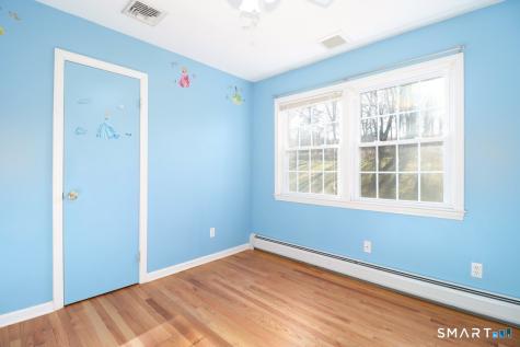 21 Rolling Glen Drive New Milford CT 06776