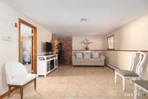 21 Rolling Glen Drive New Milford CT 06776