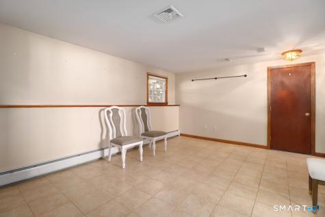 21 Rolling Glen Drive New Milford CT 06776