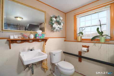 21 Rolling Glen Drive New Milford CT 06776