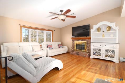 21 Rolling Glen Drive New Milford CT 06776